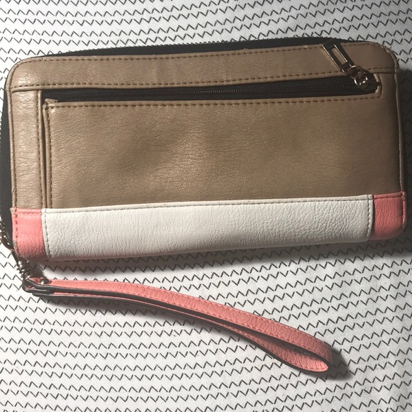 GUESS leather wallet/wristlet pink brown white - Picture 4 of 5